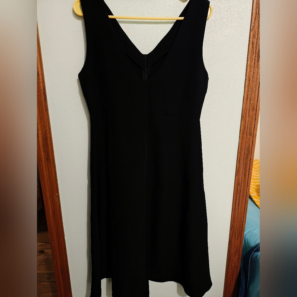 SHEIN Black V-Neck Midi Dress